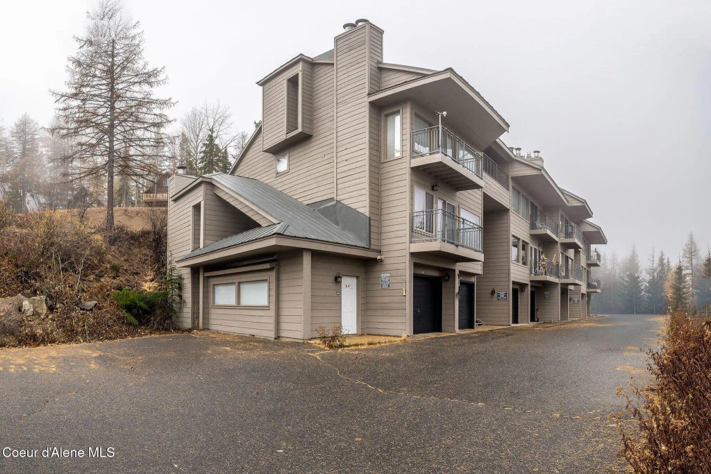 88 Blooming Flower Ct 101   B9, Sandpoint