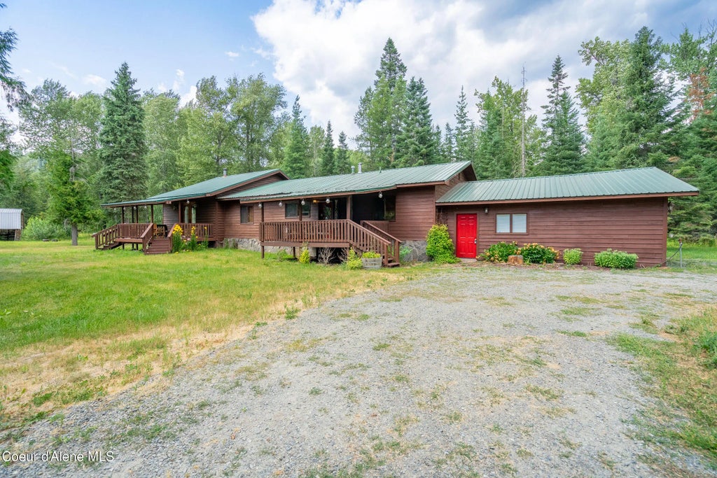 487404 Highway 95, Sandpoint