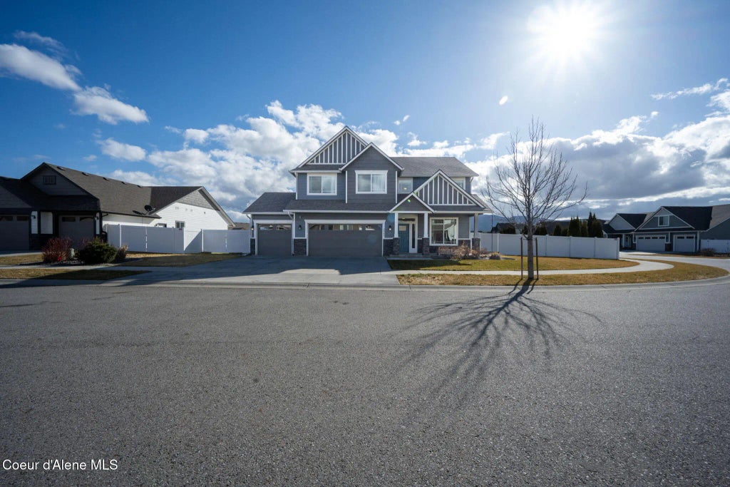 2447 N Viking Loop, Post Falls