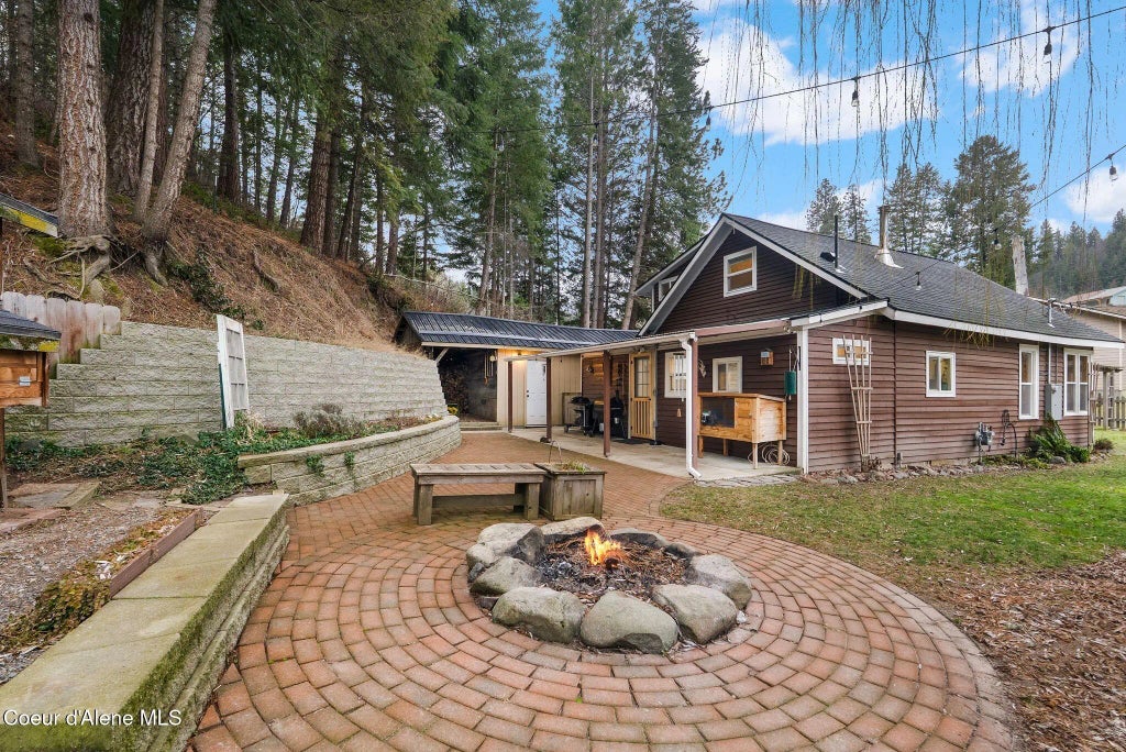 6885 Hazel St, Bonners Ferry