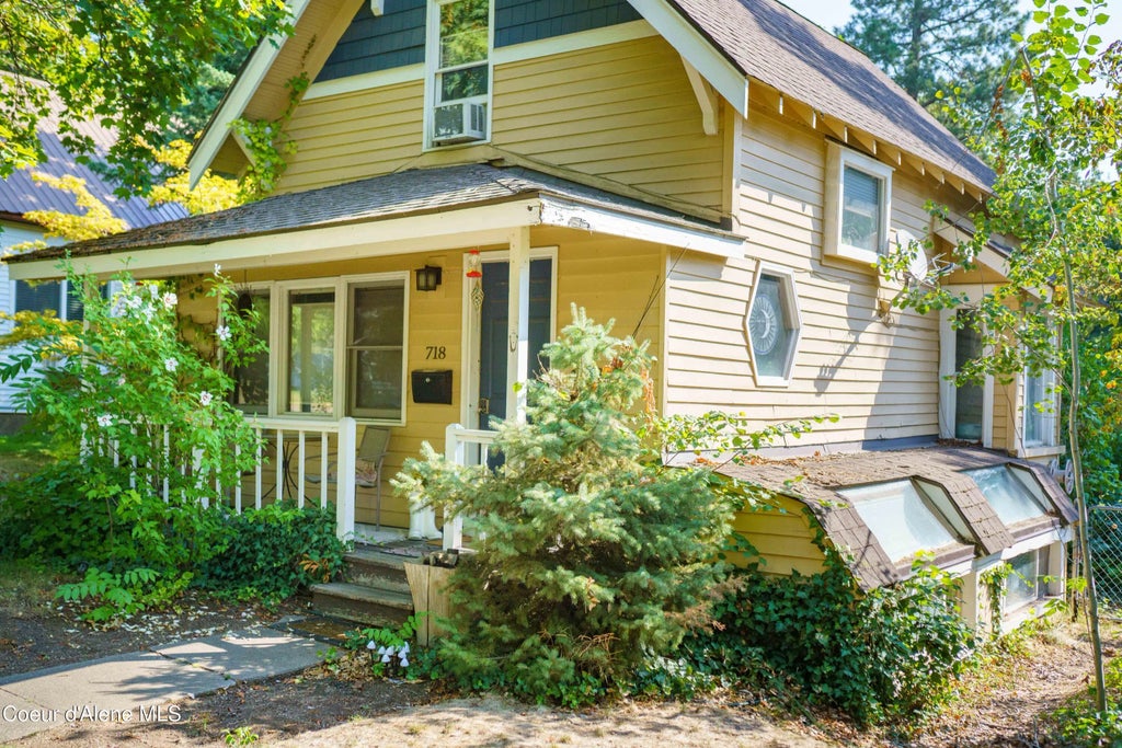 718 N Government Way, Coeur d'Alene