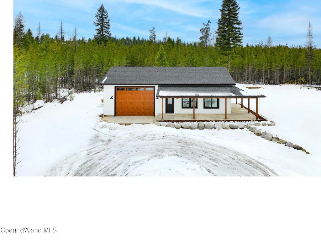 252 Doc Holliday Dr, Spirit Lake