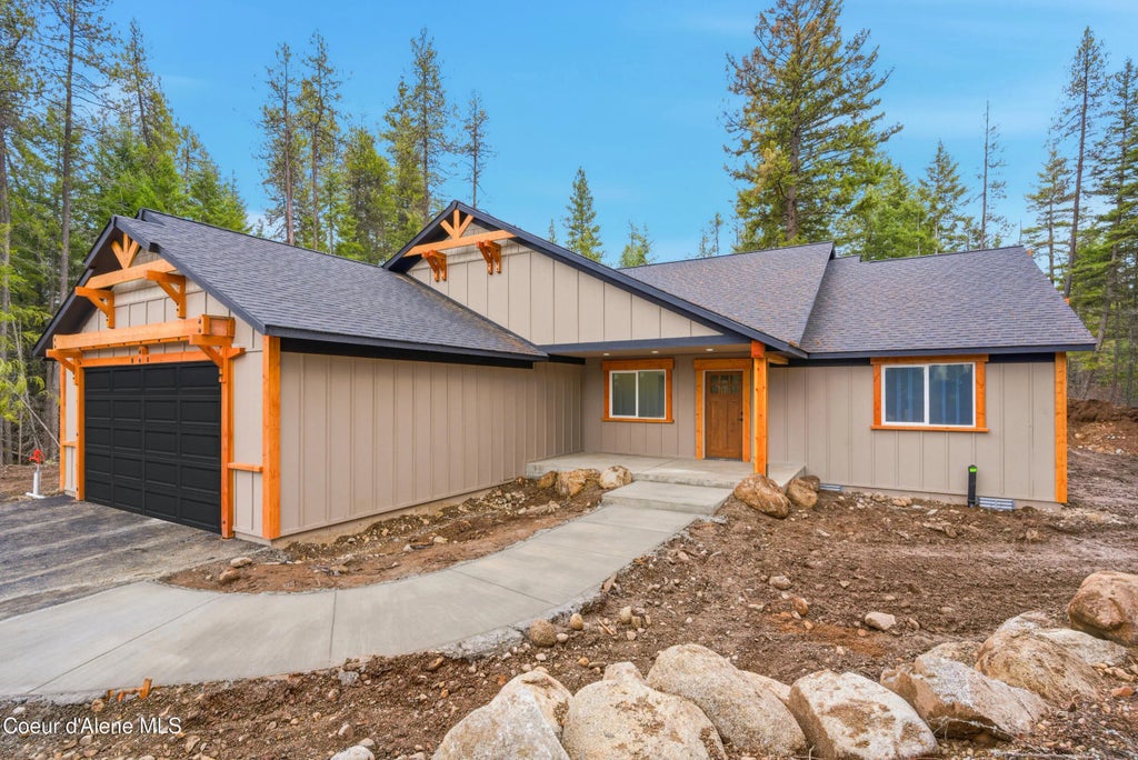 5382 W Van Buren St, Spirit Lake