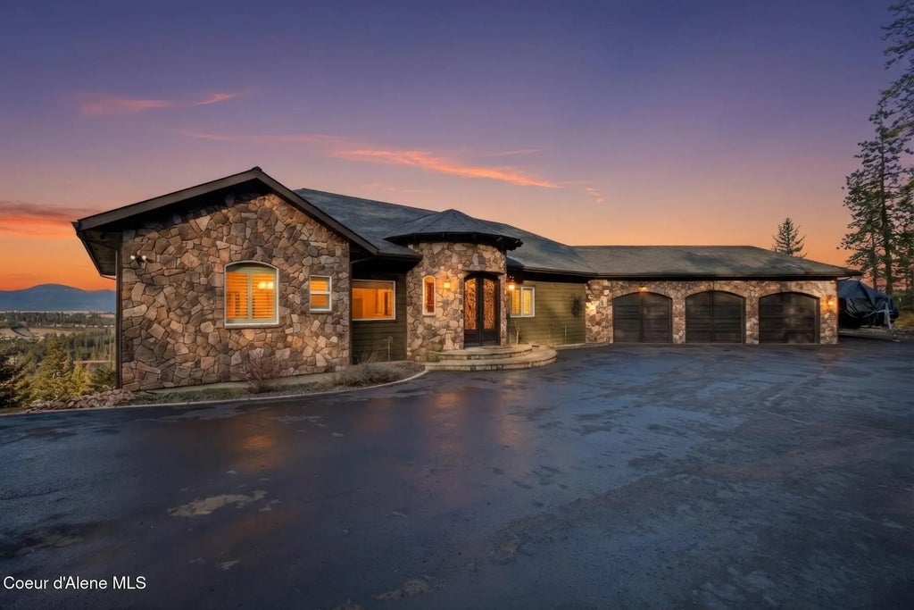 5969 W Highland Dr, Coeur d'Alene