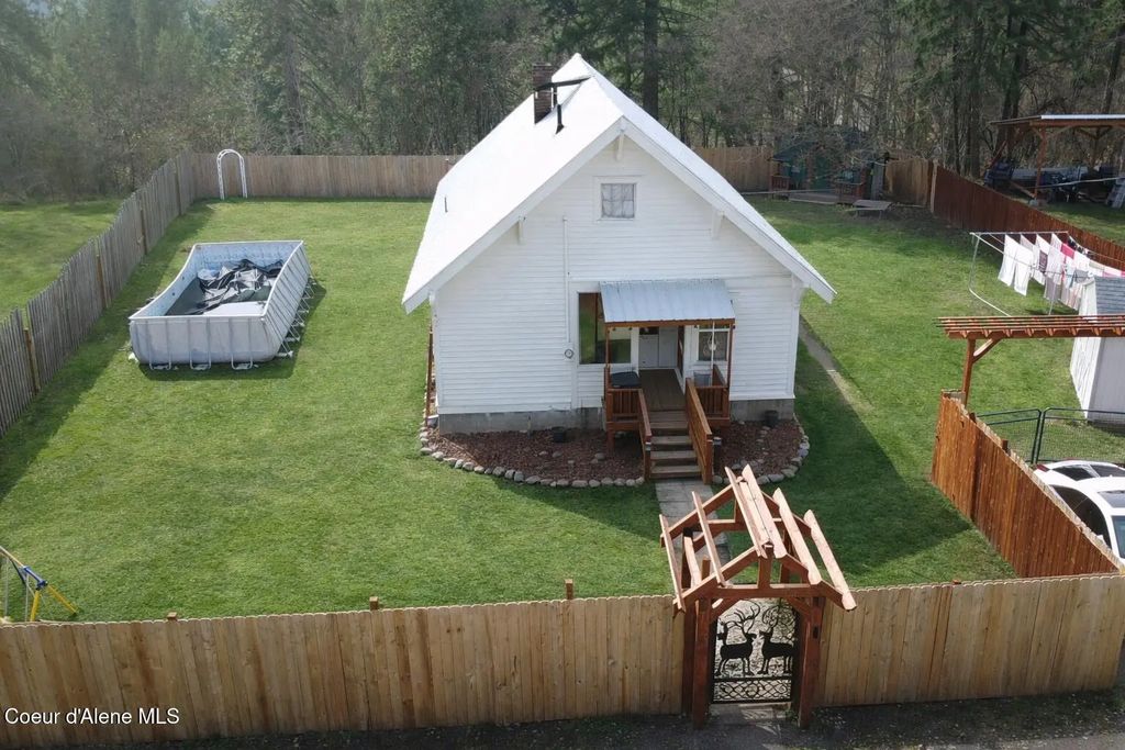 131 Electric Ave., Moyie Springs