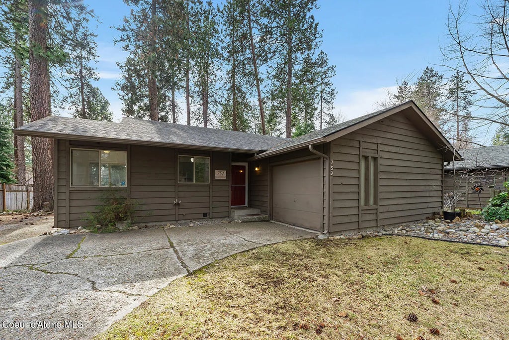 752 E Timber Ln, Coeur d'Alene