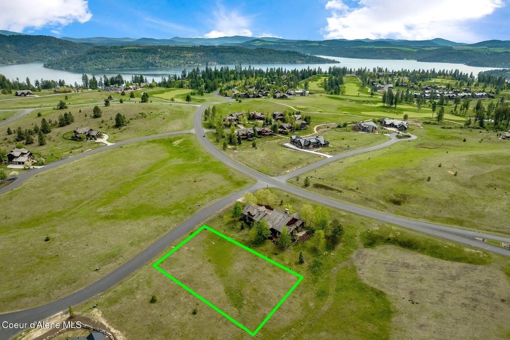 16791 S Lazurite Dr, Coeur d'Alene