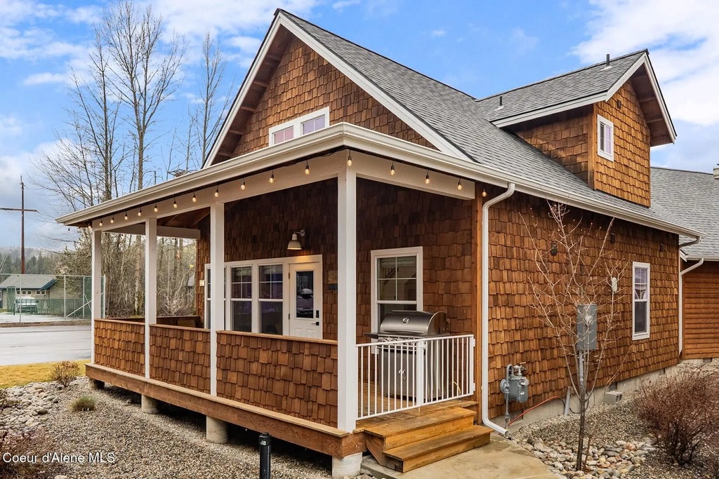 20 Hitchcock Dr, Dover