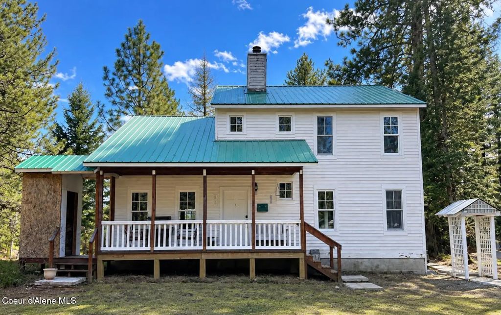 631 Wolverine Rd., Moyie Springs