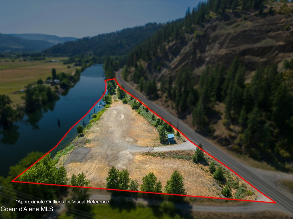 1827 St Joe River Rd, St. Maries