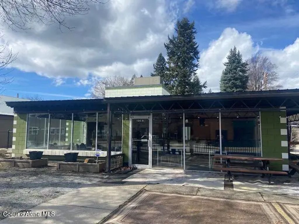 125 N Washington Ave, Newport