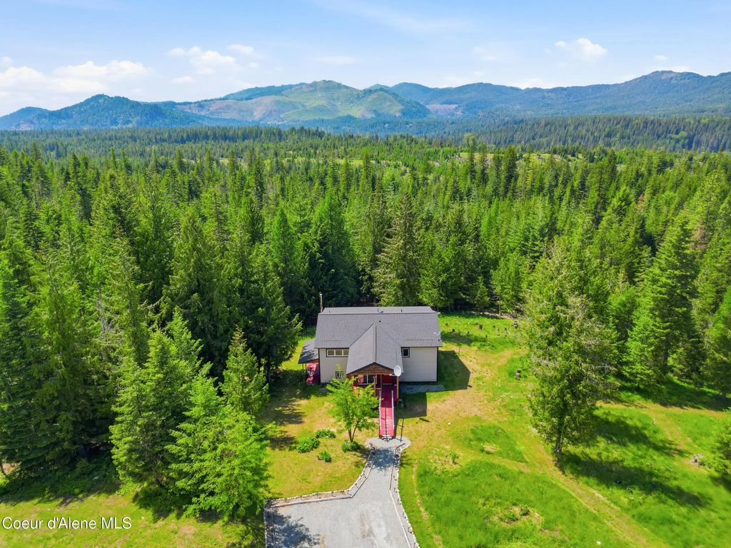 775 Three Bears Rd, Priest River