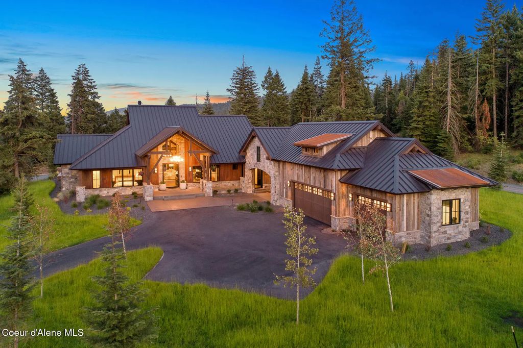 2848 E Lower Pasture Rd, Harrison