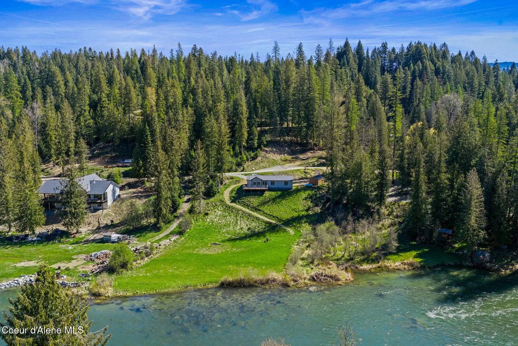 792 Dirks Rd, Priest River