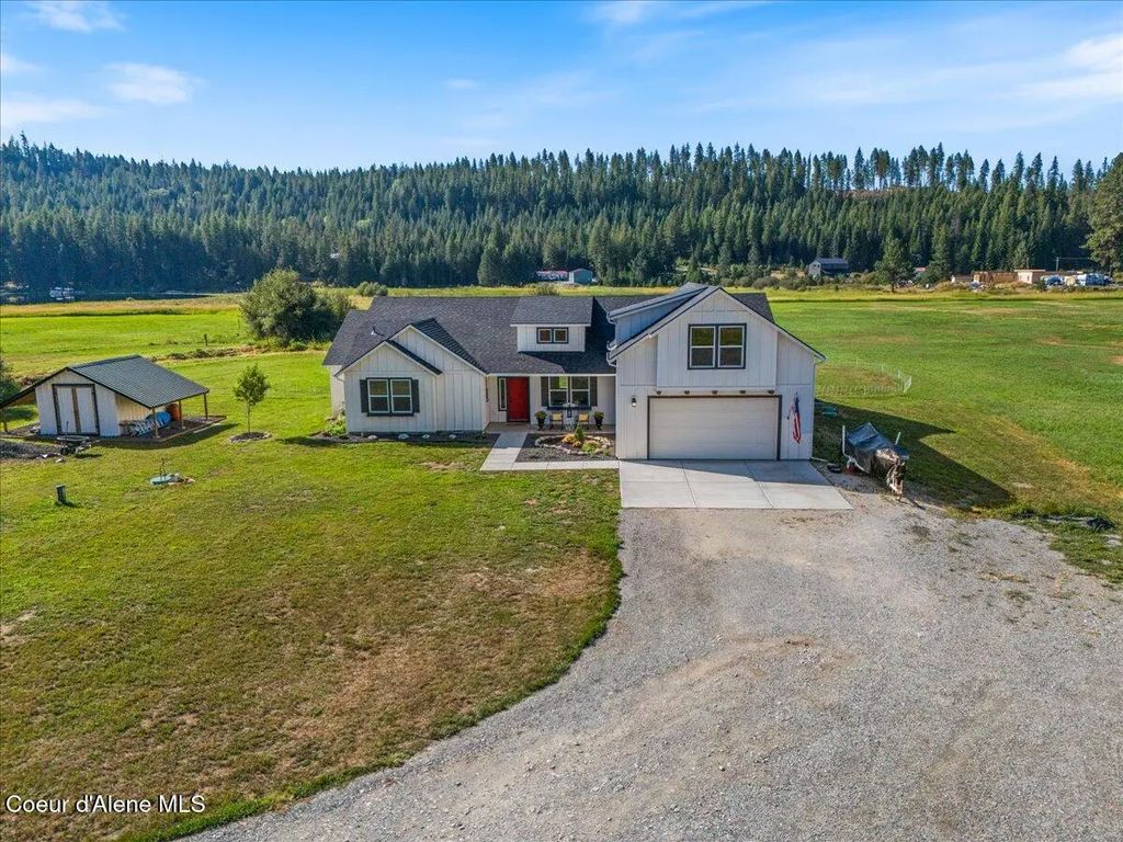 1974 Kelso Lake Rd, Athol