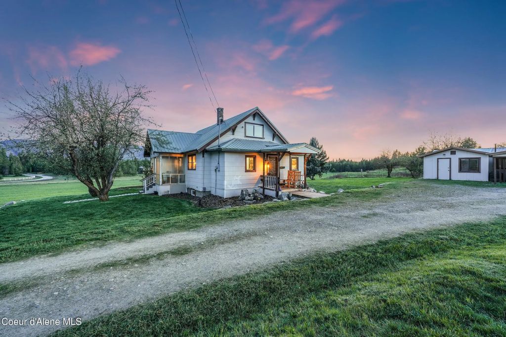 1050 Eastside Rd, Priest River