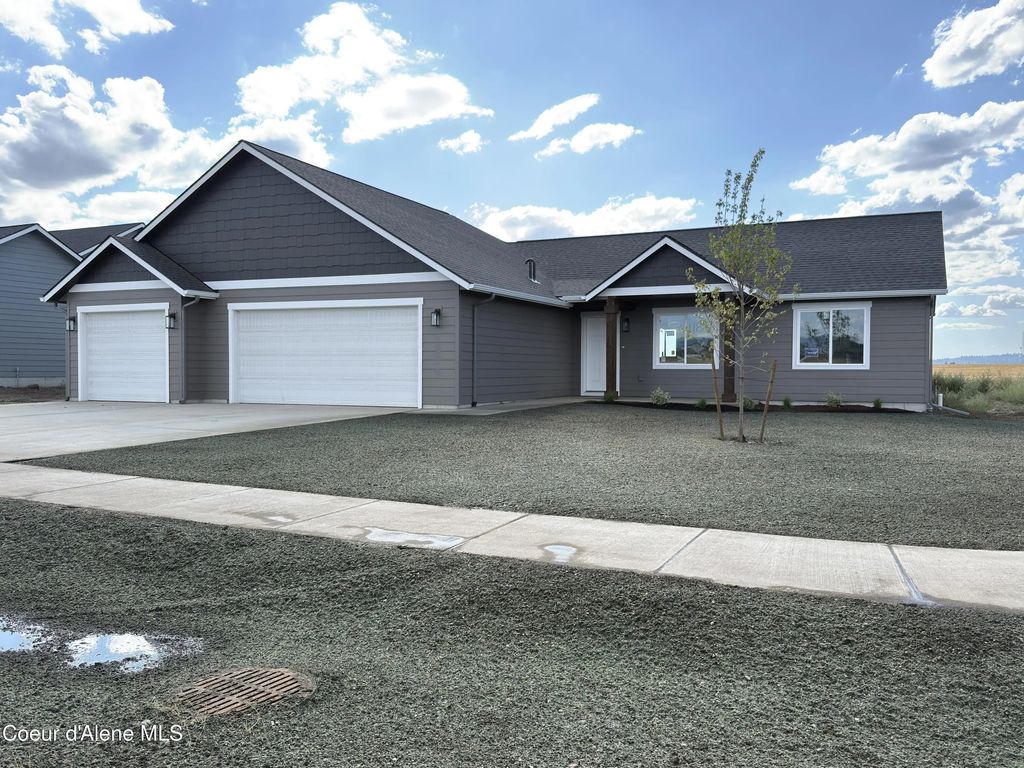11723 N Simmons Ln, Rathdrum
