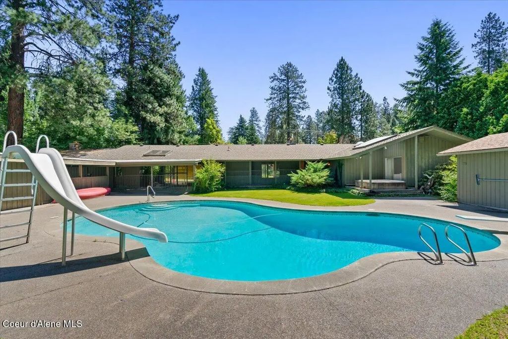 9603 N Strahorn Rd, Hayden Lake