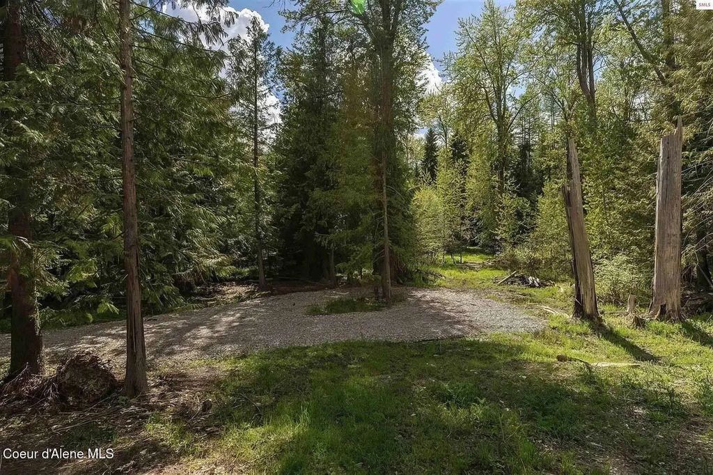 292 Fortyniner Ln, Bonners Ferry