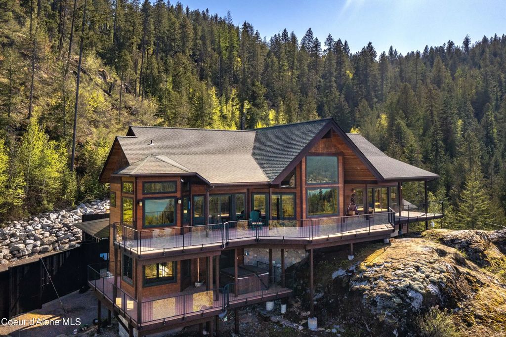 75 Buck Ridge Rd, Sagle