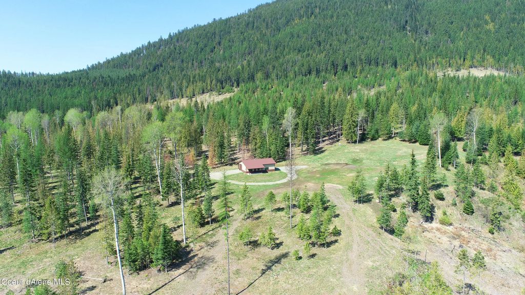 8694 Meadow Creek Rd, Bonners Ferry