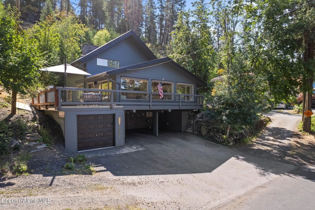 1044 W Kidd Island Rd, Coeur d'Alene