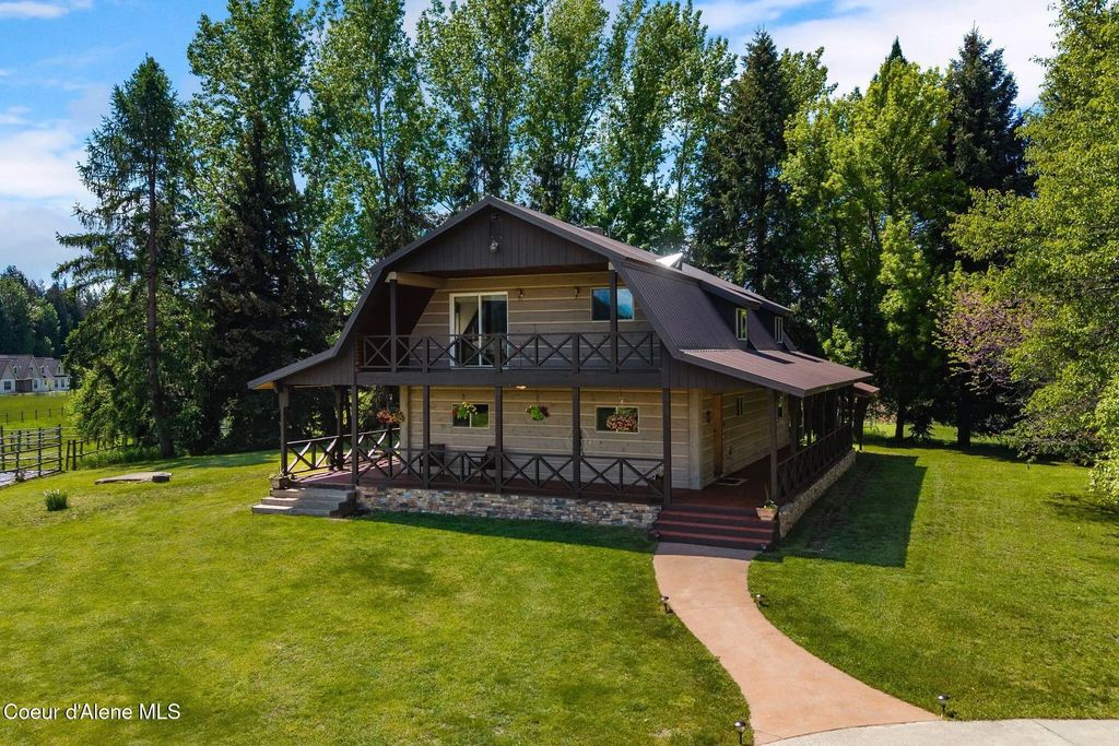 1255 Hickey Rd, Sandpoint