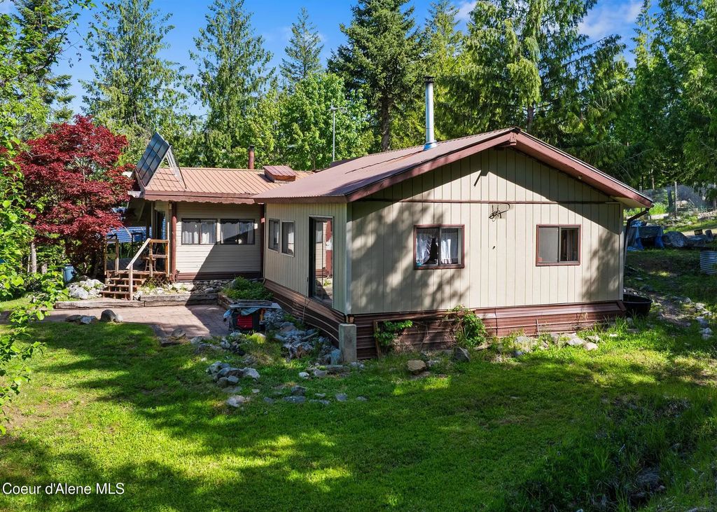 910 Otts Rd, Sagle