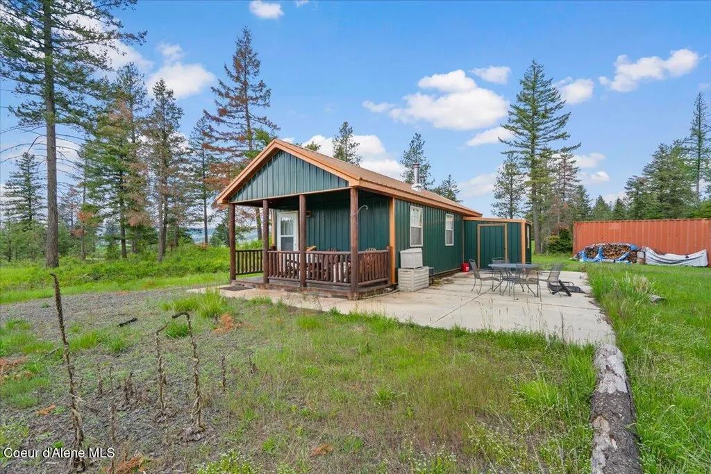 572 Foote Rd., Tensed