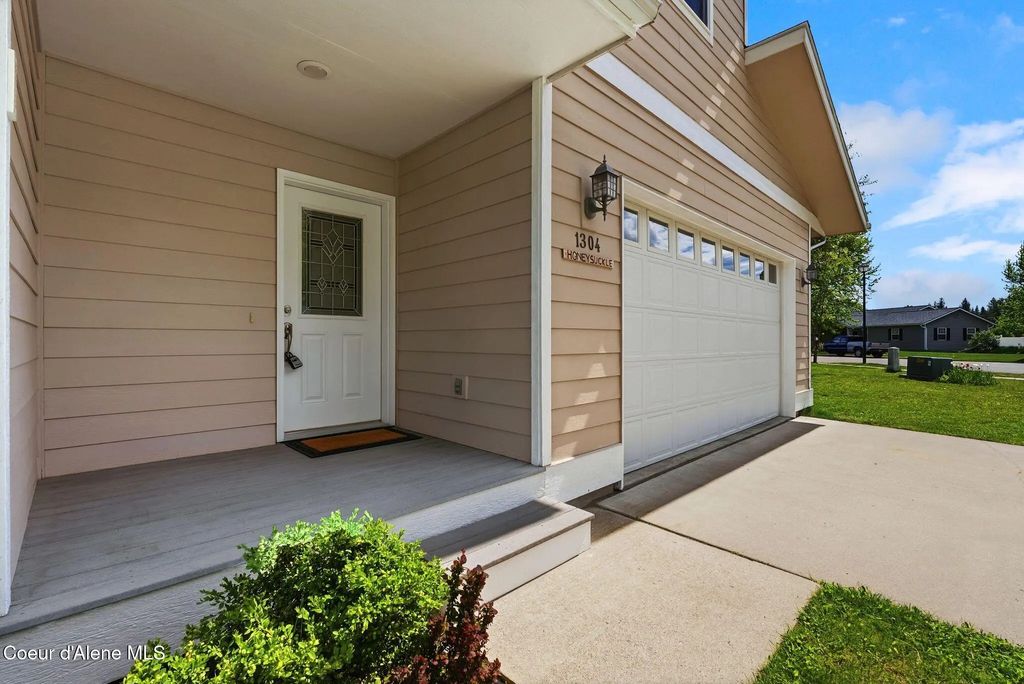 1304 Honeysuckle Ave, Sandpoint