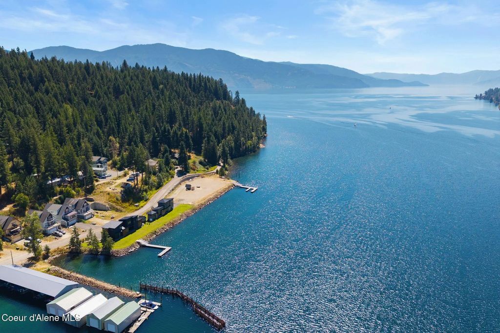 1808 Garfield Bay Rd, Sagle