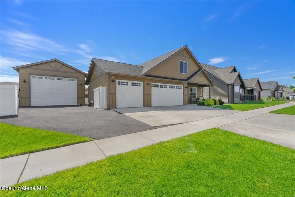 940 W Wayward Cir, Post Falls