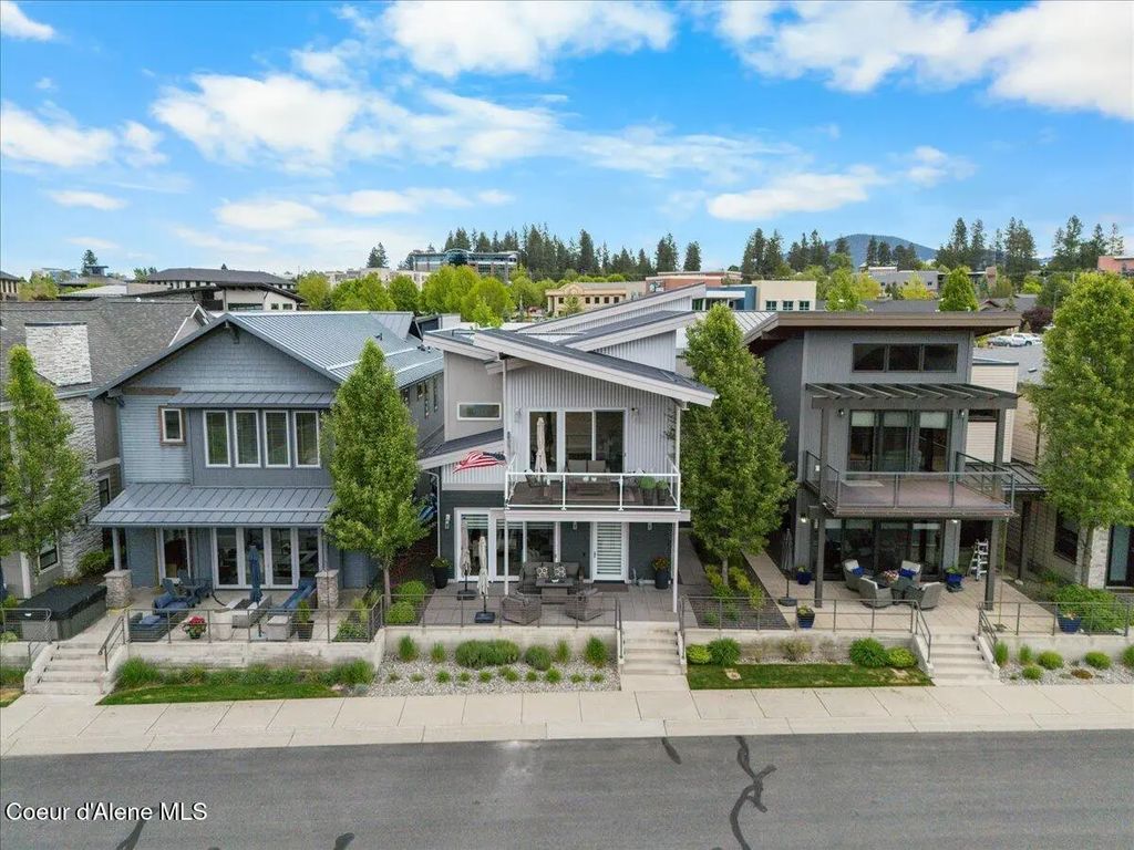 1605 W Bellerive Ln, Coeur d'Alene