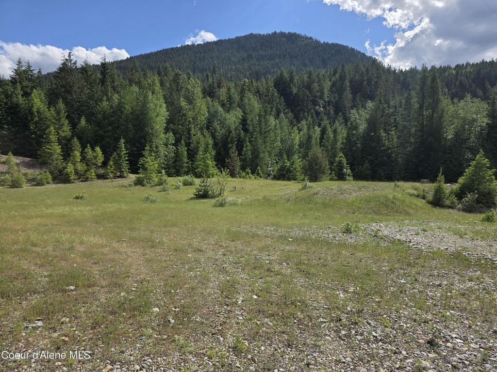 5784 River Rd, Clark Fork