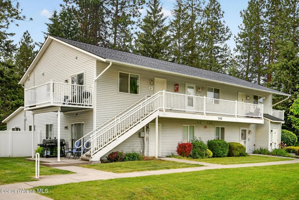 743 E Whispering Pines Ln Apt 26, Coeur d'Alene