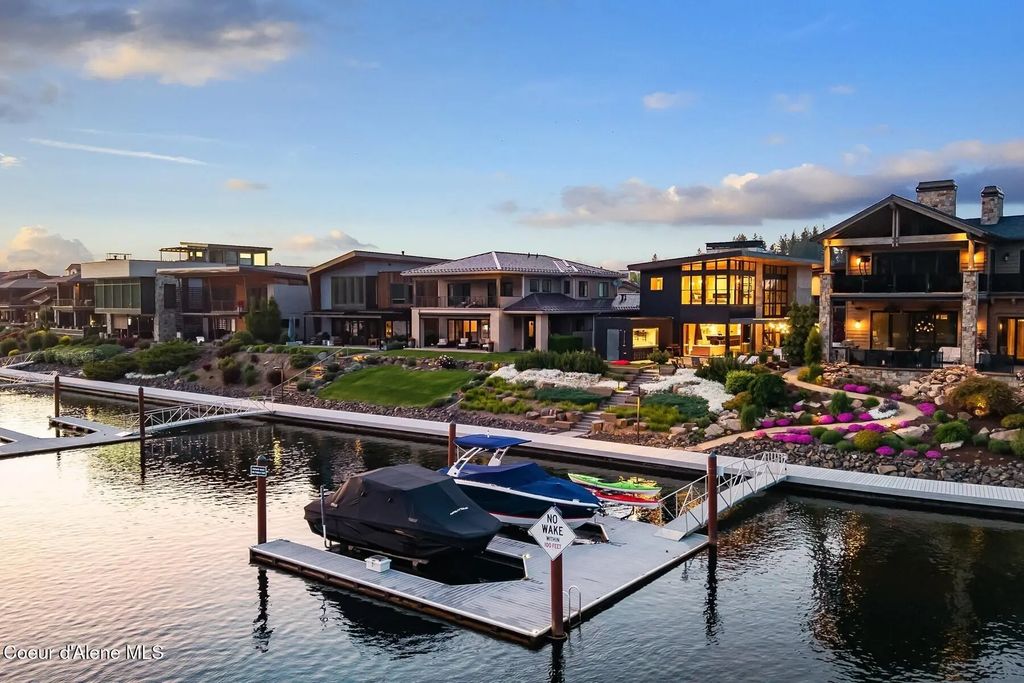 1418 W Bellerive Ln, Coeur d'Alene