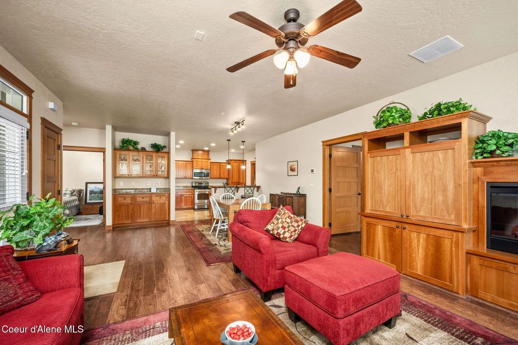 4453 Greenchain Loop Apt 9, Coeur d'Alene