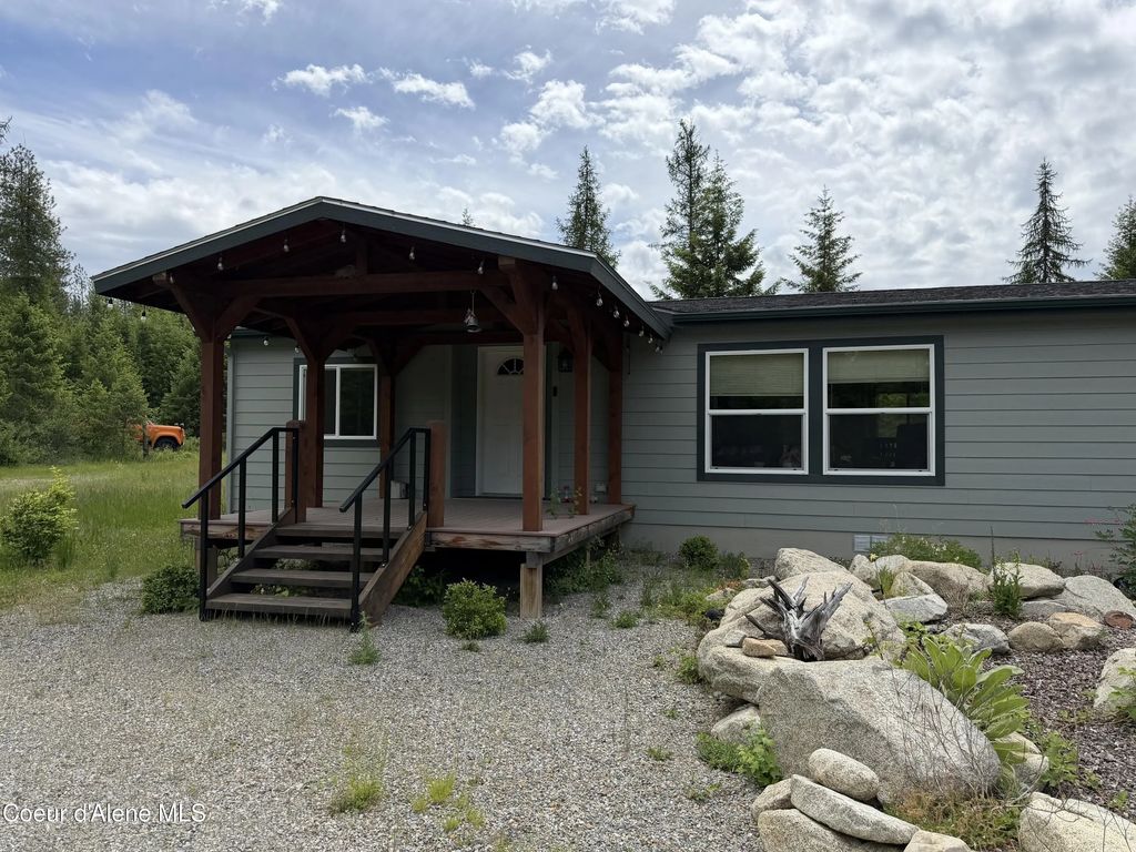 12572 E Parks Rd, Athol