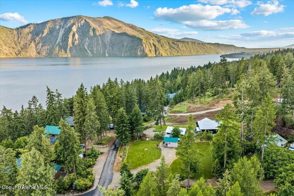 461 Glacier Loop, Bayview