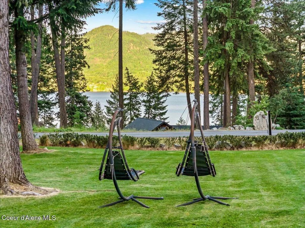 463 Glacier Loop, Bayview