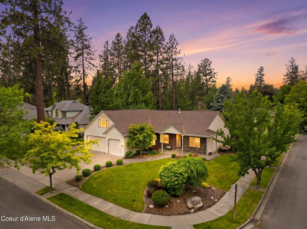 1213 S Riverside Harbor Dr, Post Falls