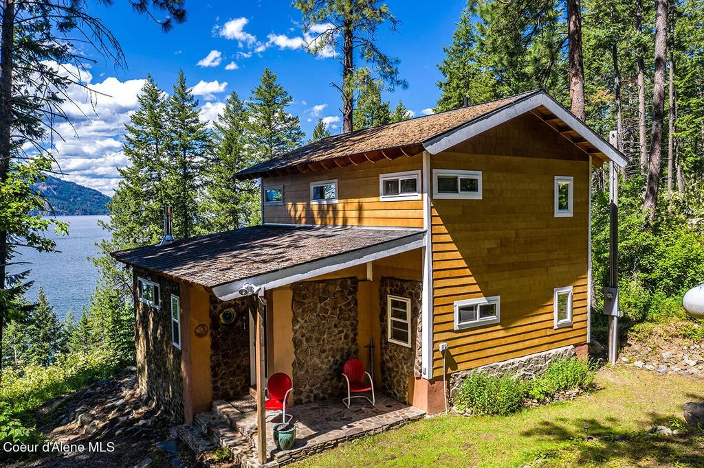 812 Pine Cove Rd, Bayview