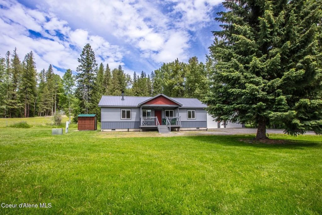 1923 Sagle Road, Sagle