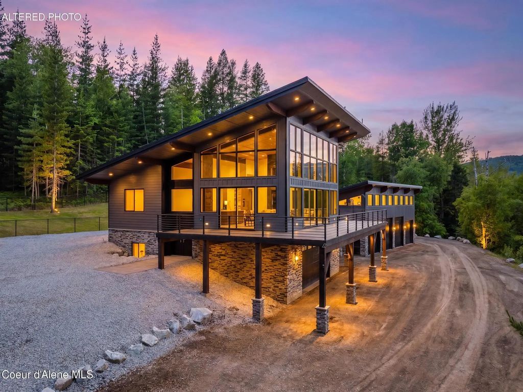 2282 N North Center Valley Rd, Sandpoint