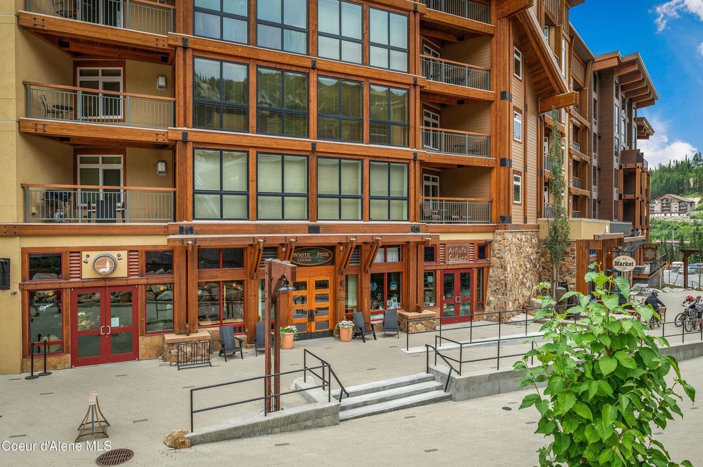 124 Village Ln # 203, Sandpoint