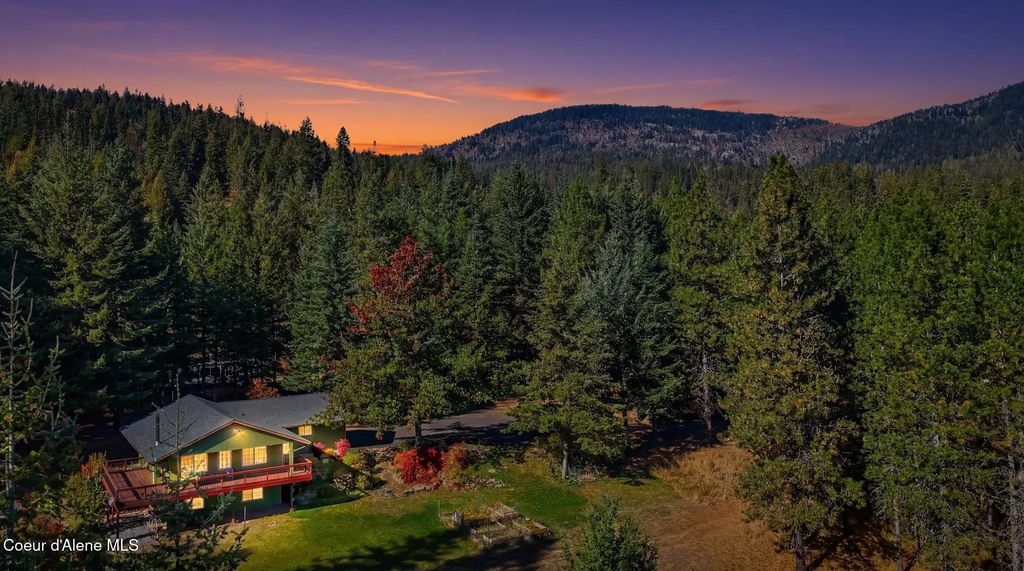 8766 W Barrett Dr, Rathdrum