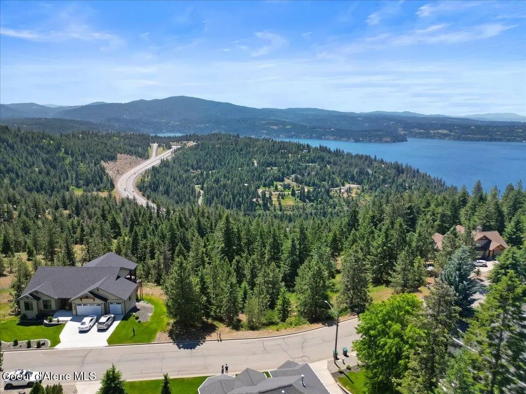 3740 E Sky Harbor Dr, Coeur d'Alene