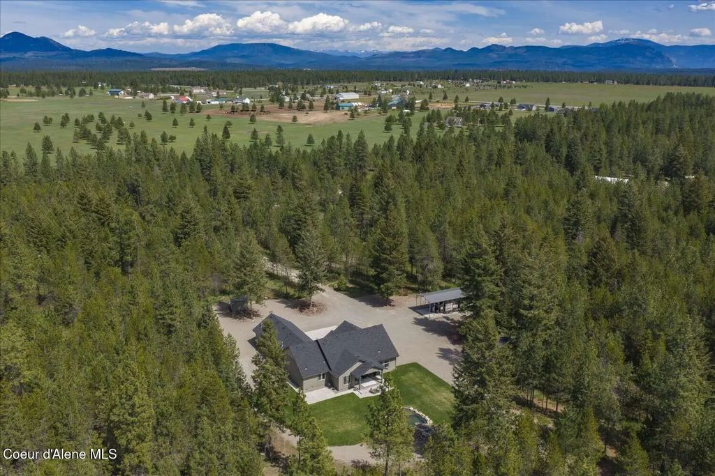 2500 E Marnett Rd, Athol