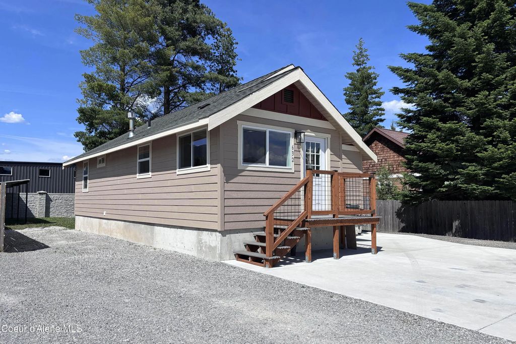 632 Roberson Way, Sandpoint