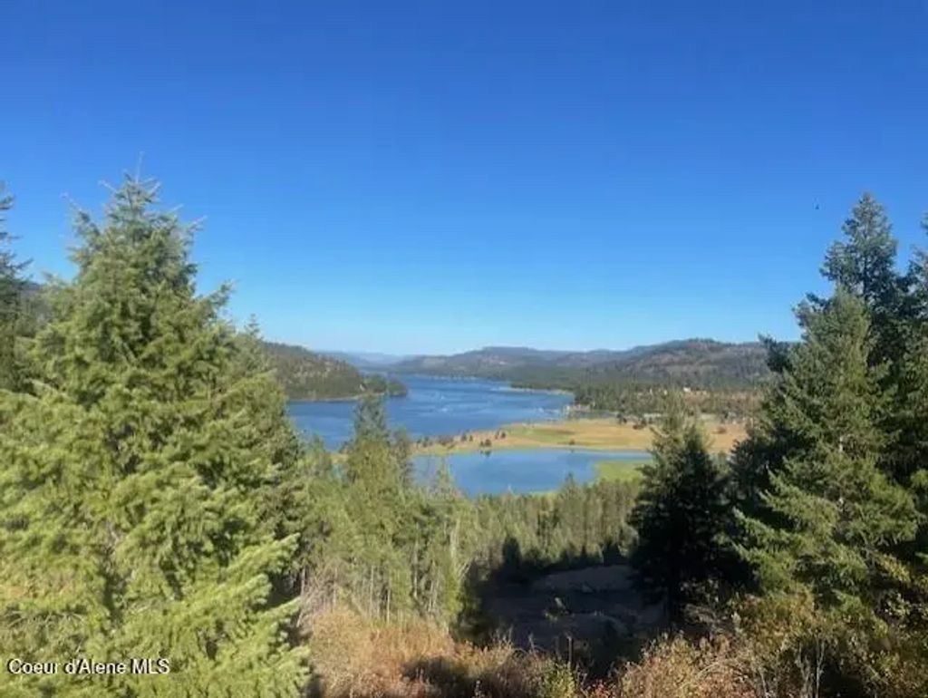330 Living Waters Way, Priest River